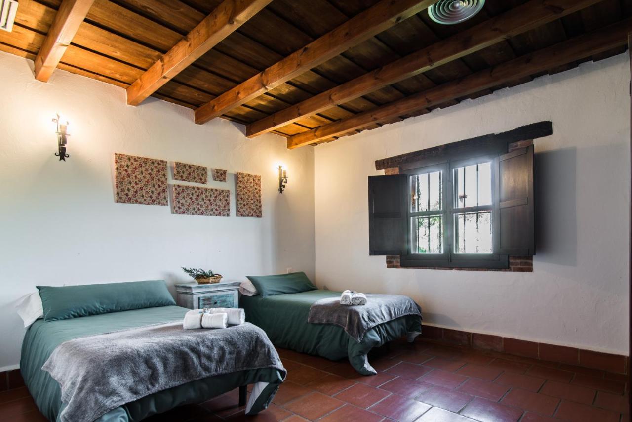 Hotel El Pueblo De Leo Badajoz Esterno foto