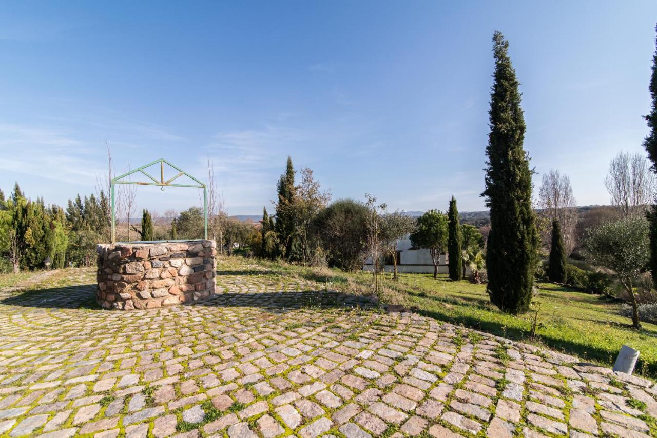 Hotel El Pueblo De Leo Badajoz Esterno foto