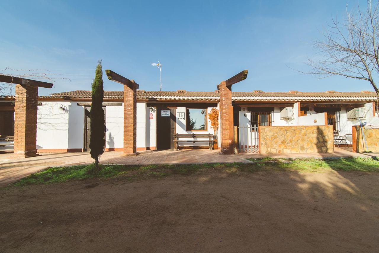 Hotel El Pueblo De Leo Badajoz Esterno foto