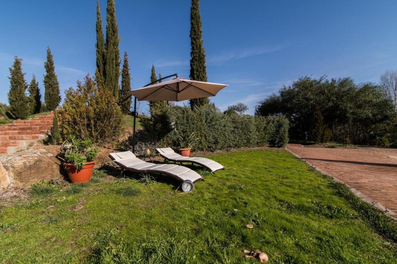 Hotel El Pueblo De Leo Badajoz Esterno foto