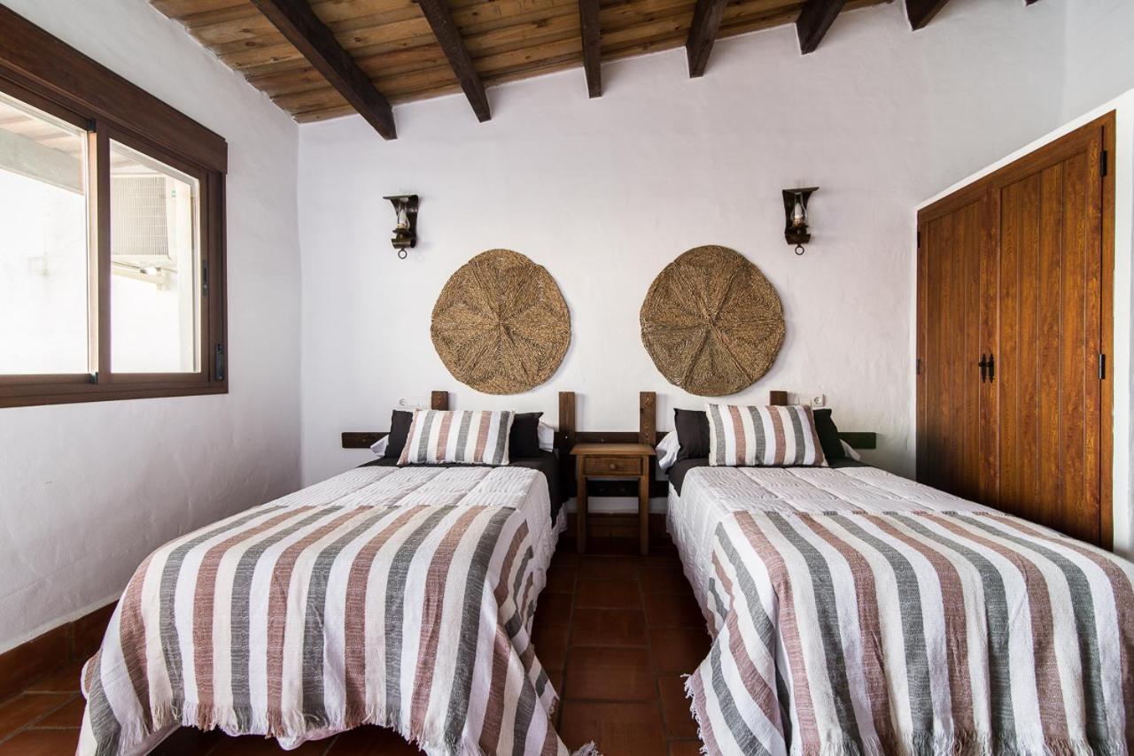 Hotel El Pueblo De Leo Badajoz Esterno foto